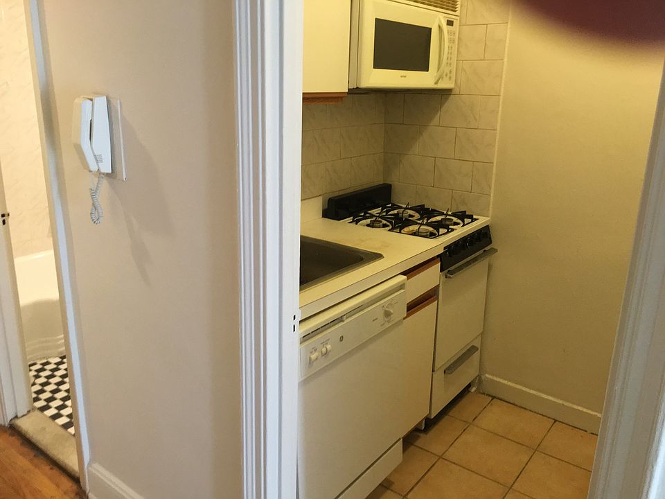 1st image of 220 E 52nd St APT 2E