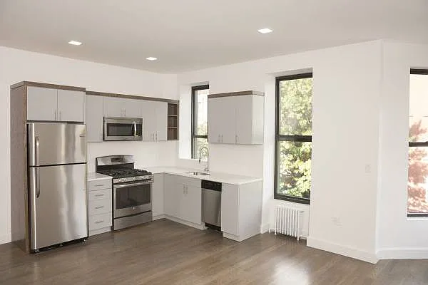 Rented by Rapid Realty Cobble Hill | media 26