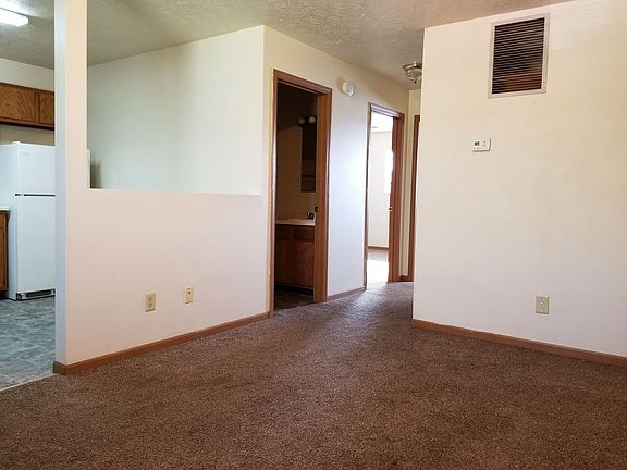 3rd image of 20 Bourne Ave #6-M-040