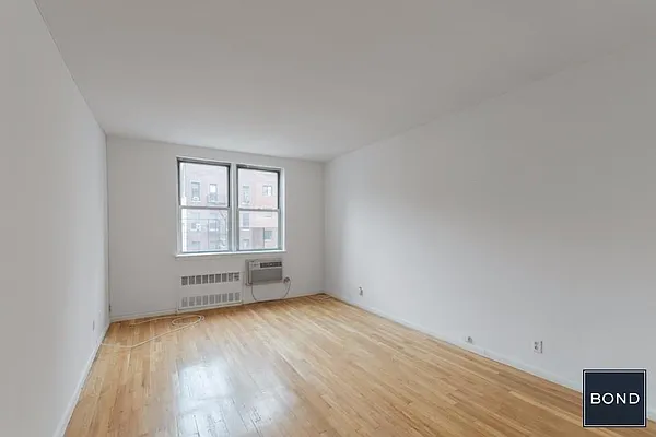 Rented by Bond New York | media 18