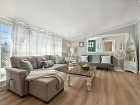 3 Riverside Dr, Newbury, MA 01951