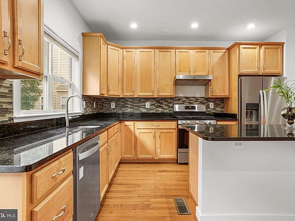 4th image of 2312 Cobble Hill Ter
