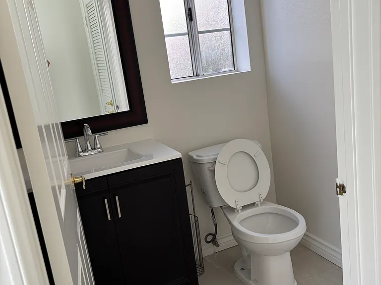 1058 Spazier Ave #1 — Photo 6