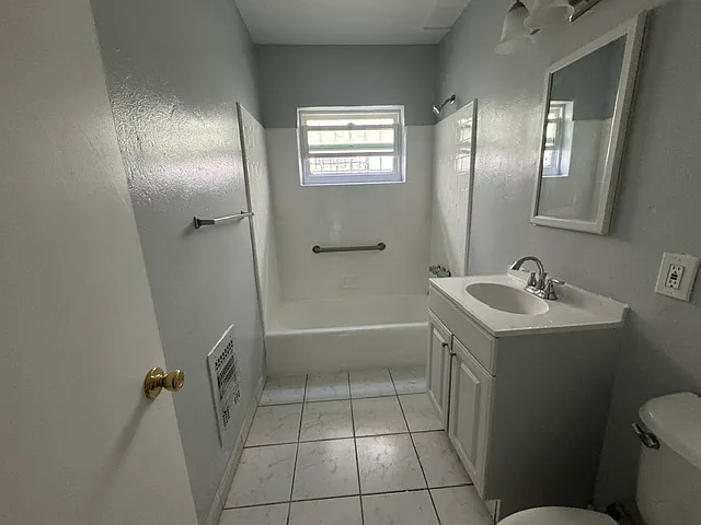 3209 Bartdon Ave #2 — Photo 9