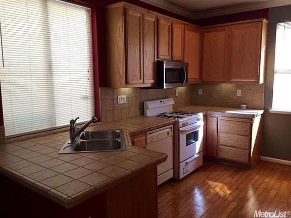 3rd image of 261 Natalino Cir