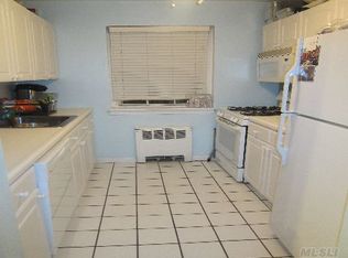 15016 Melbourne Ave, Flushing, NY 11367
