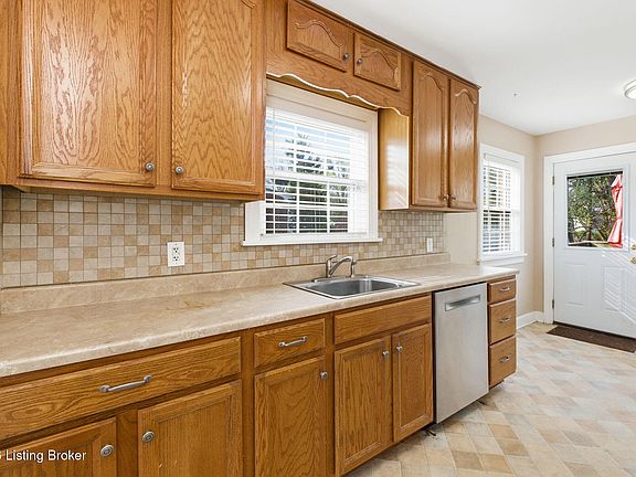5th image of 2808 Arlington Rd