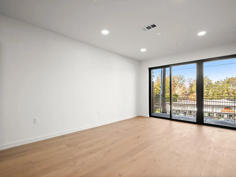 2209 S 1st St #318 — Photo 30