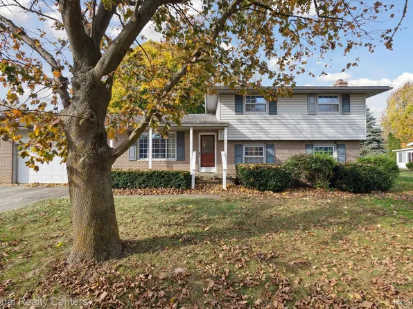 25725 Napier Rd, South Lyon, MI 48178