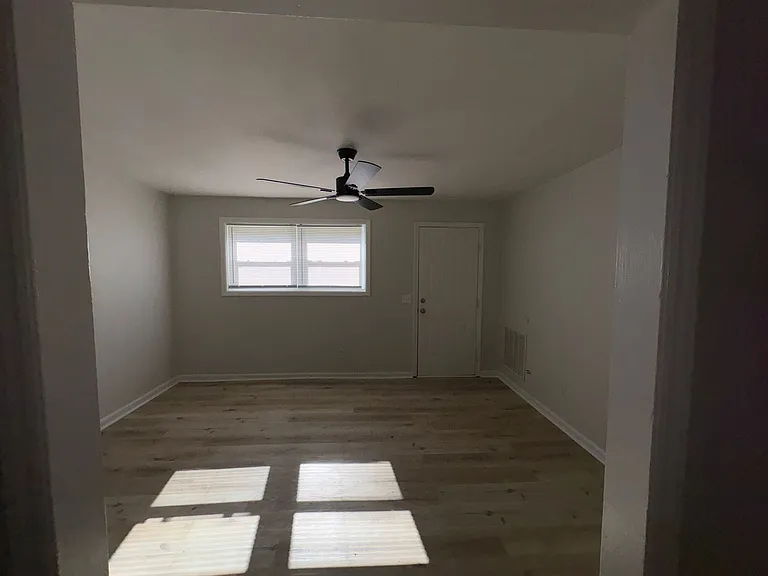 803 Oak St — Photo 8