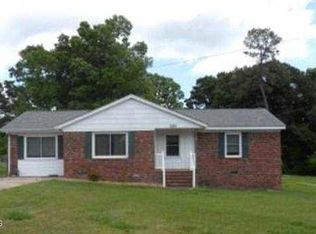 230 Edgewood Dr, Jacksonville, NC 28546