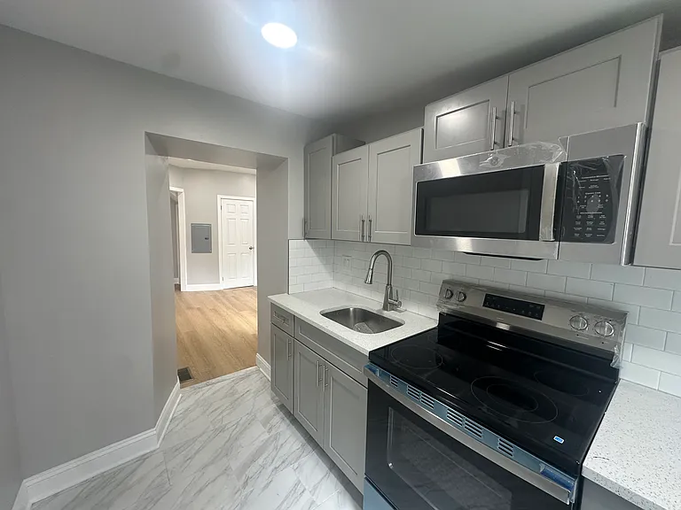 806 N 64th St — Photo 14