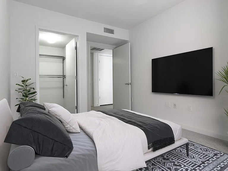 Seventh West Apartments — Photo 9
