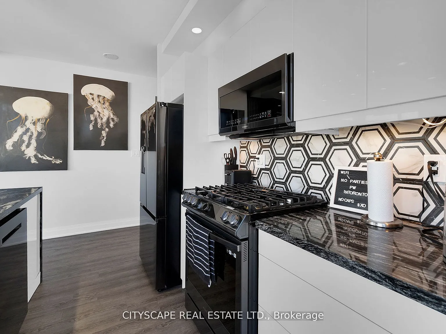 3 bed, $4,300 — Photo 4