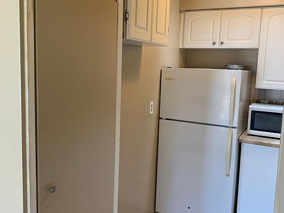 2nd image of 2901 Polk St
