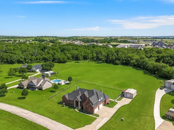 176 S Bear Creek Ln, Cresson, TX 76035