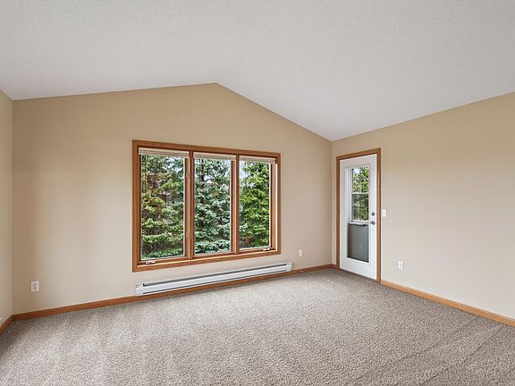 5th image of 3605 Black Oaks Ln N