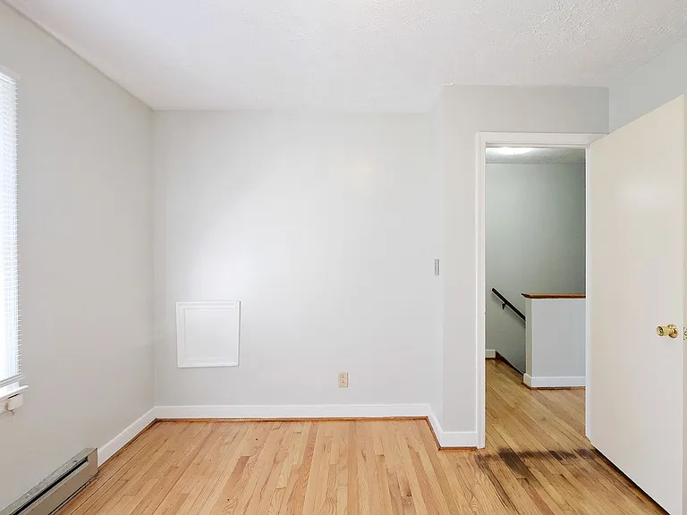 1406 Chesapeake St #B — Photo 11