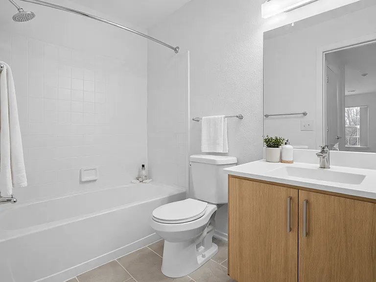 Canton Club Apartments - Canton, MI — Photo 26