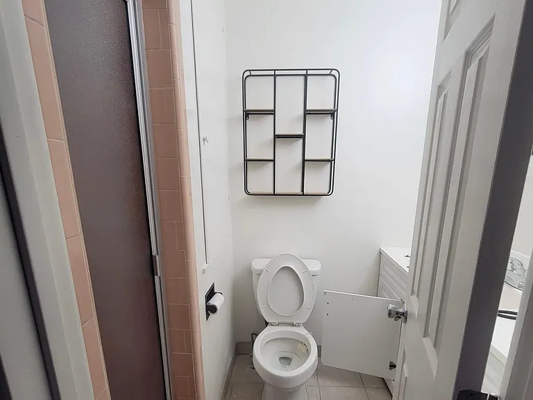 736 S Broadway #B — Photo 7