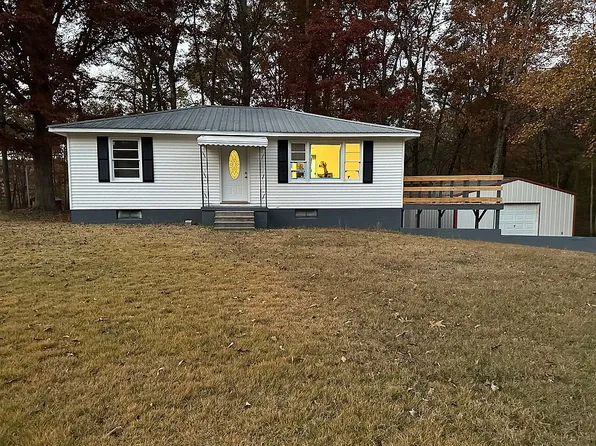 955 Sandys Camp Rd, Big Sandy, TN 38221