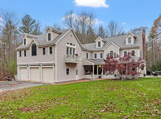 41 Maple St, Pepperell, MA 01463