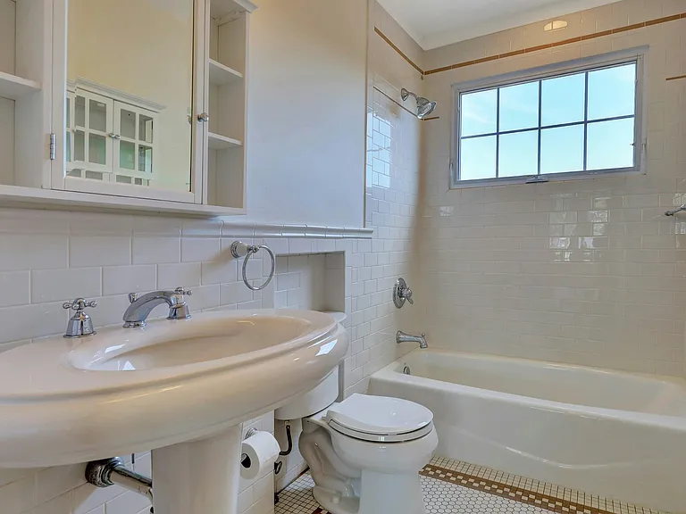 170 Undercliff Ave — Photo 13