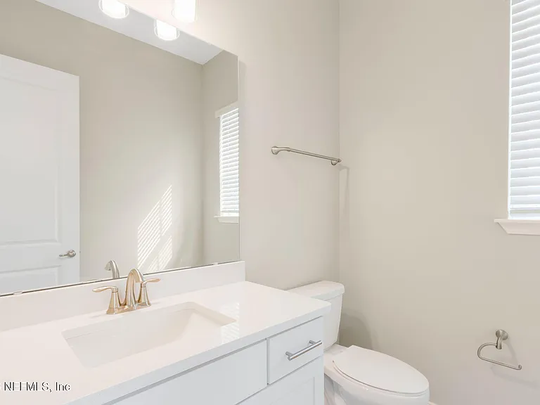 571 Marquesa Cir — Photo 16