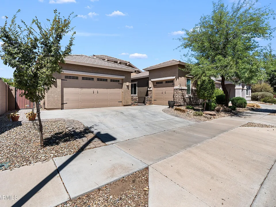 23994 N 164th Dr