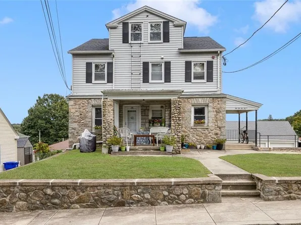 26-28 Thirty Pawtuxet Ter, West Warwick, RI 02893