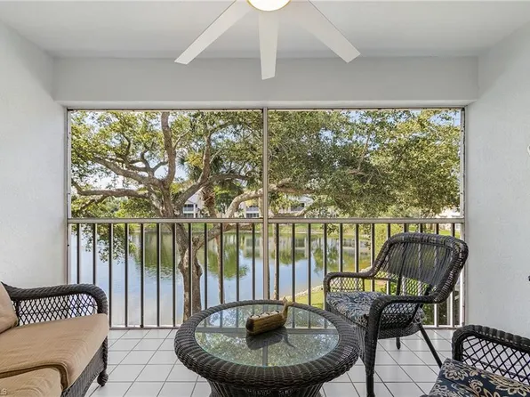 760 Wiggins Lake DR #206, NAPLES, FL 34110