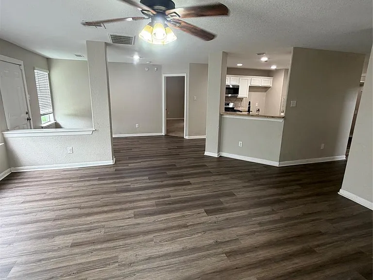 3219 Watercliff Ct — Photo 3