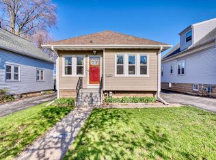 2154 S 90th St, West Allis, WI 53227