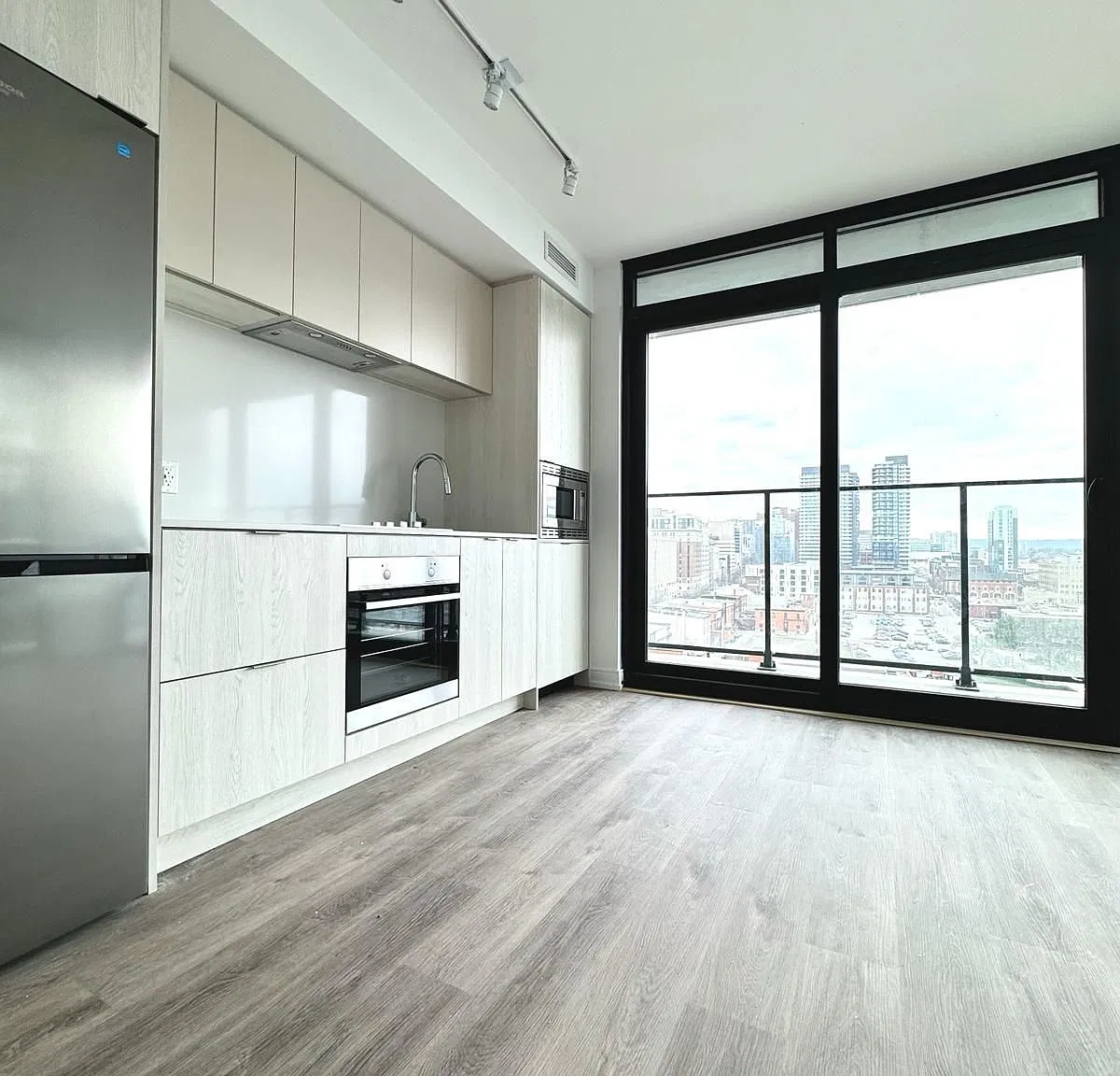 2 bed, $2,200 — Photo 1