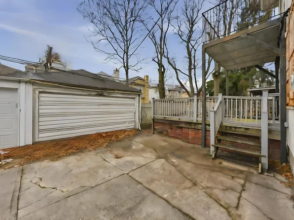 1596 East 17th Street image 10 of 11