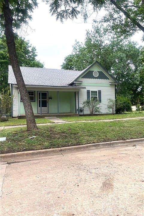 1st image of 1015 N 6th St