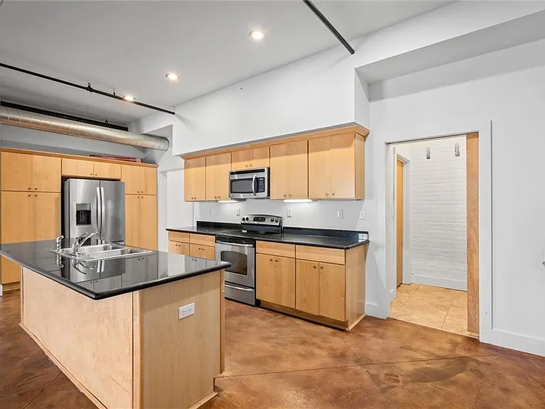 412 Dauphin St #THB — Photo 6