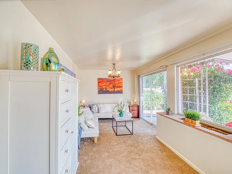 1516 E Spring St — Photo 30