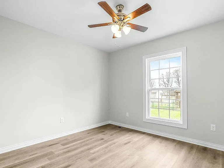400 Newman Way — Photo 19