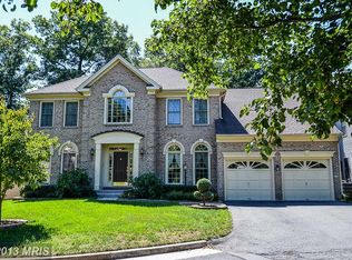 8116 Creekview Dr, Springfield, VA 22153