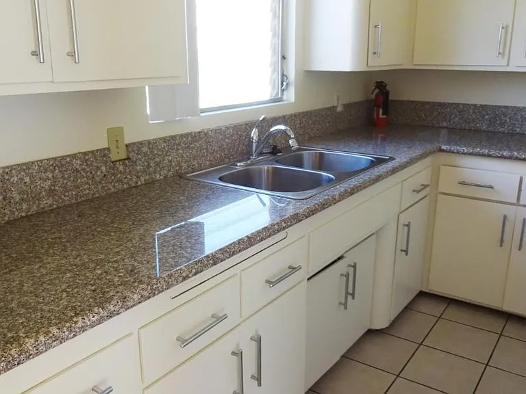 91 N Mar Vista Ave #9 — Photo 5