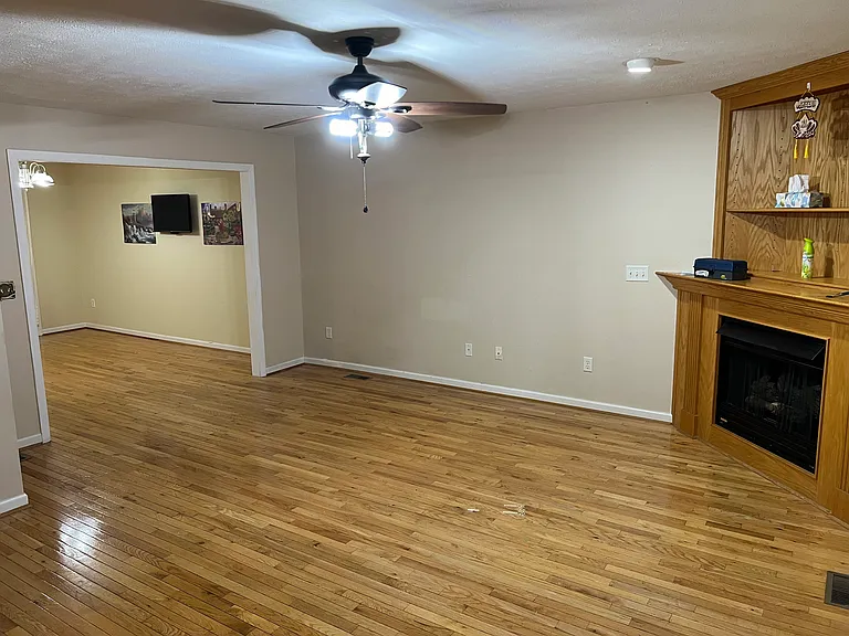 Meadow Ridge Dr — Photo 2