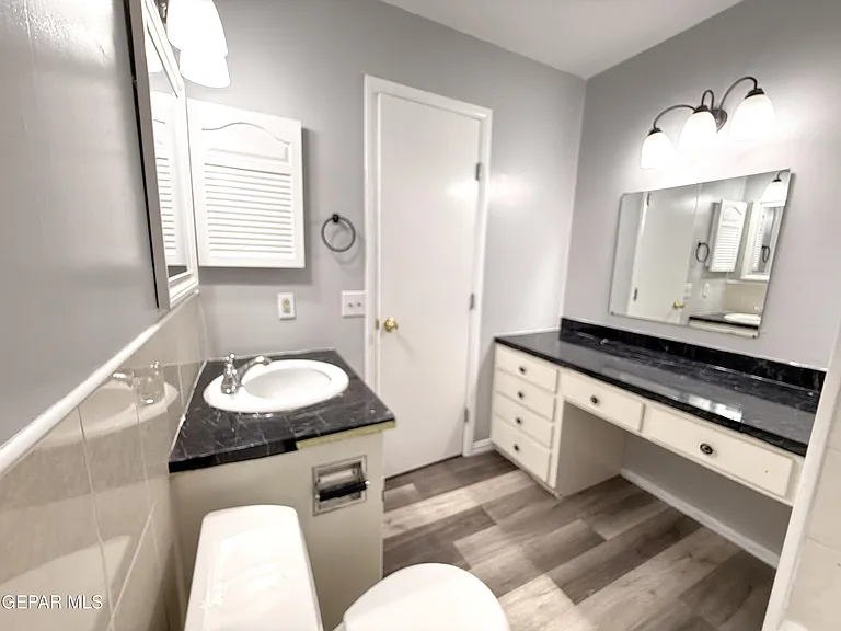 10405 Ashwood Dr #A — Photo 32