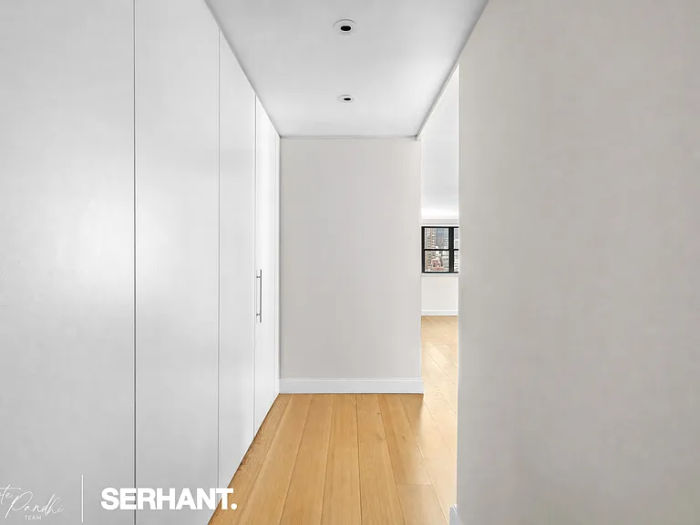 301 E 63rd St #15F — Photo 2