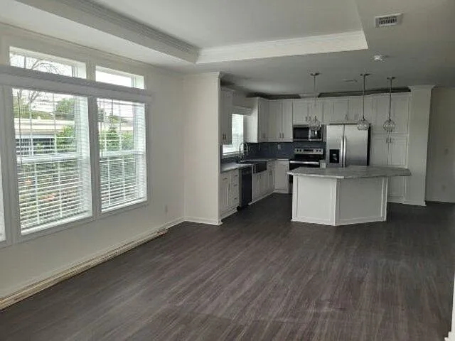 2505 E Bay Dr — Photo 4