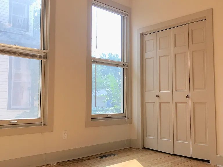 231 W 33rd St #1 — Photo 10