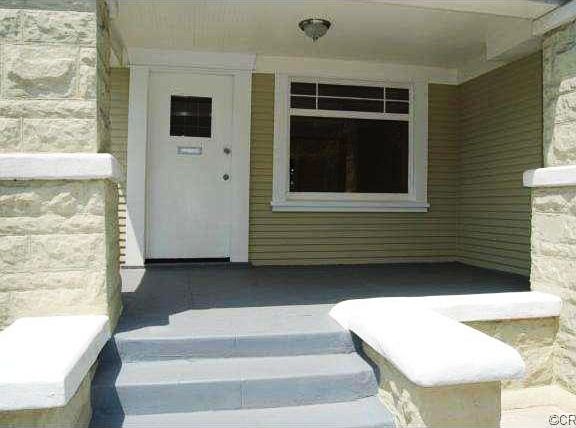 3rd image of 1121 Echo Park Ave