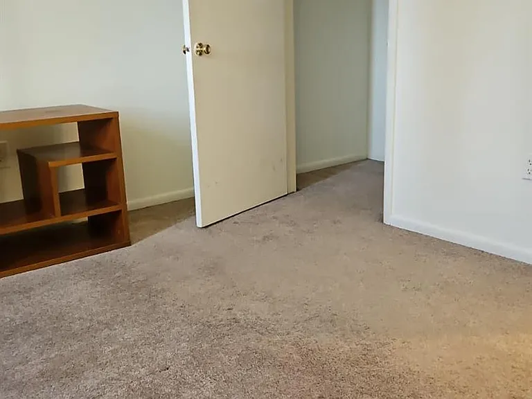 909 Ravens Crest Dr — Photo 29