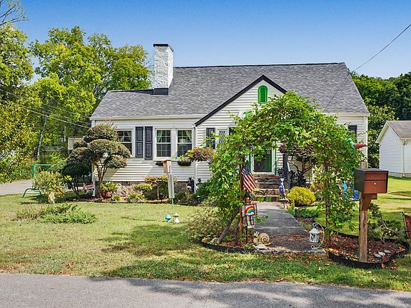 2nd image of 3406 Redding Rd
