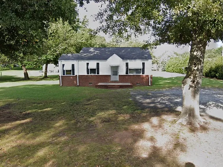 302 Forestview St — Photo 2